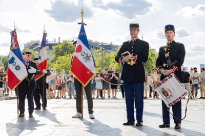 arc de triomphe smlh collégiens tombe soldat inconnu - Agrandir l'image 3 sur 12, fenêtre modale