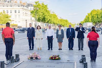 arc de triomphe smlh collégiens tombe soldat inconnu - Agrandir l'image 7 sur 12, fenêtre modale