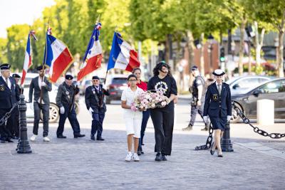 arc de triomphe smlh collégiens tombe soldat inconnu - Agrandir l'image 12 sur 12, fenêtre modale